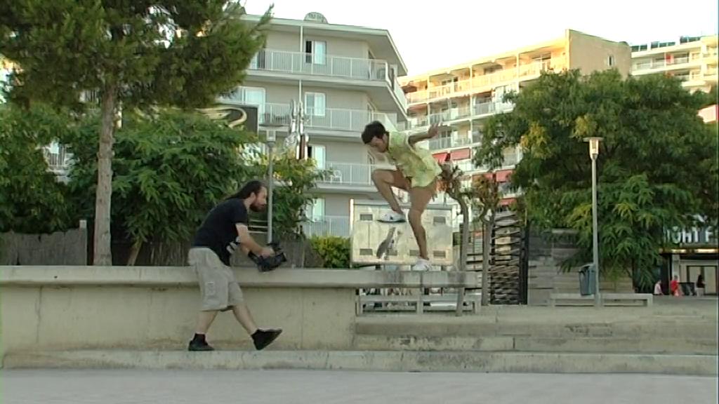 Raw Battle - Miki Kickflip Fastplant At Magaluf Plaza, skate video