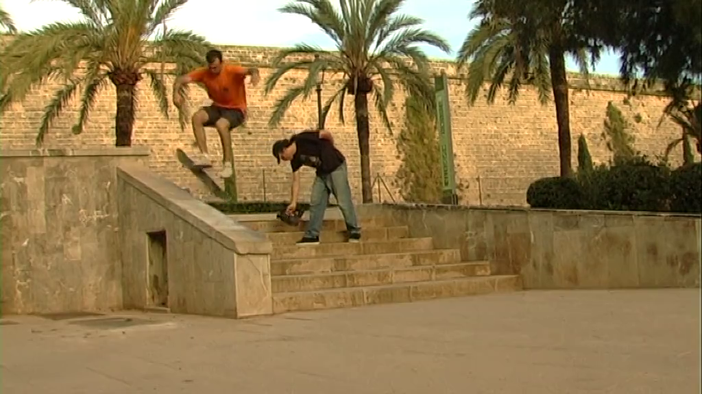 Raw Battle - Urbina Impossible to FS Nosegrind down SFX hubba